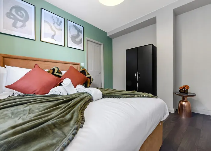 Newly Renovated 1 Bdr Flat - Central Location