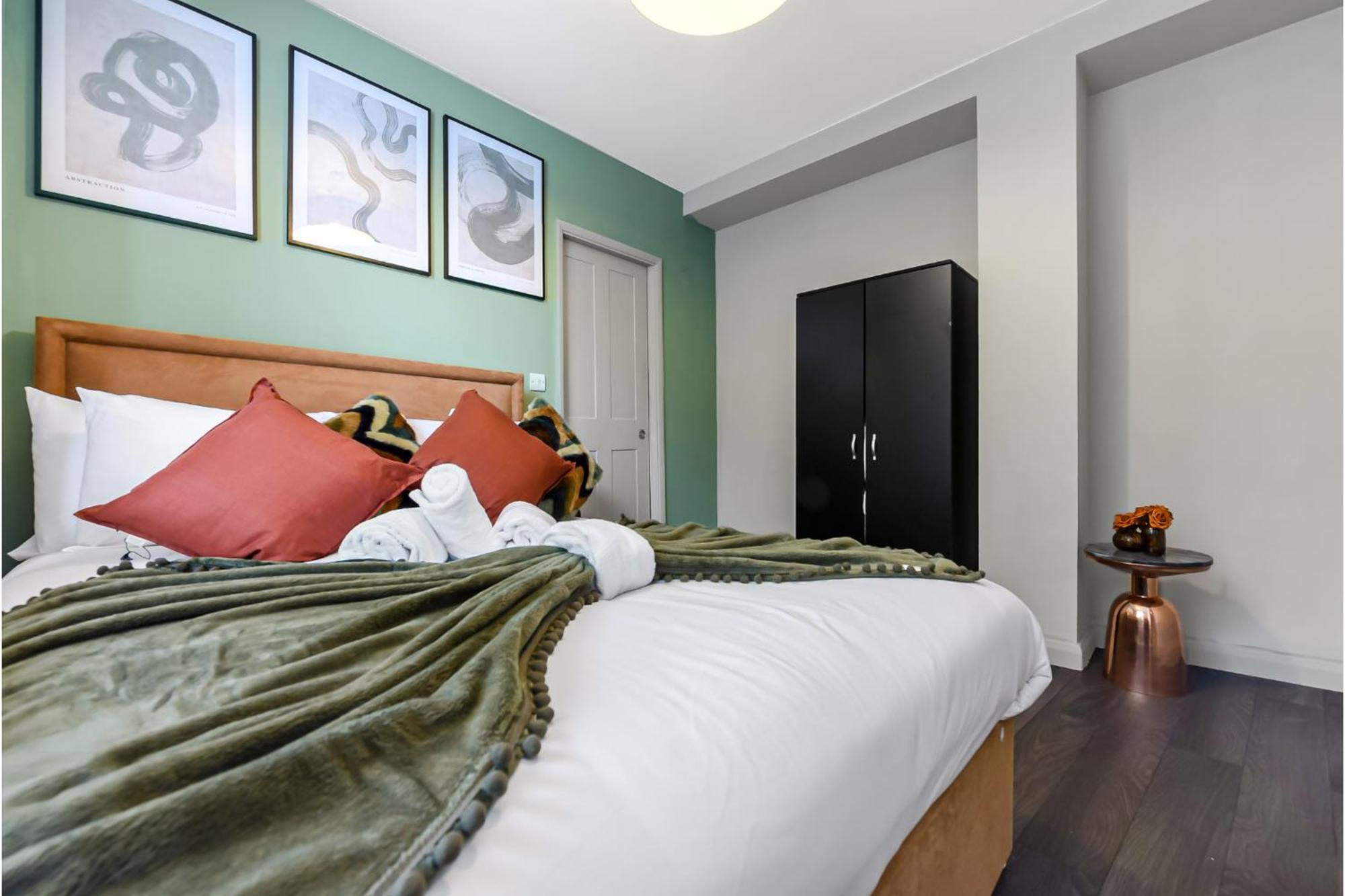 Апартаменты Newly Renovated 1 Bdr Flat - Location *