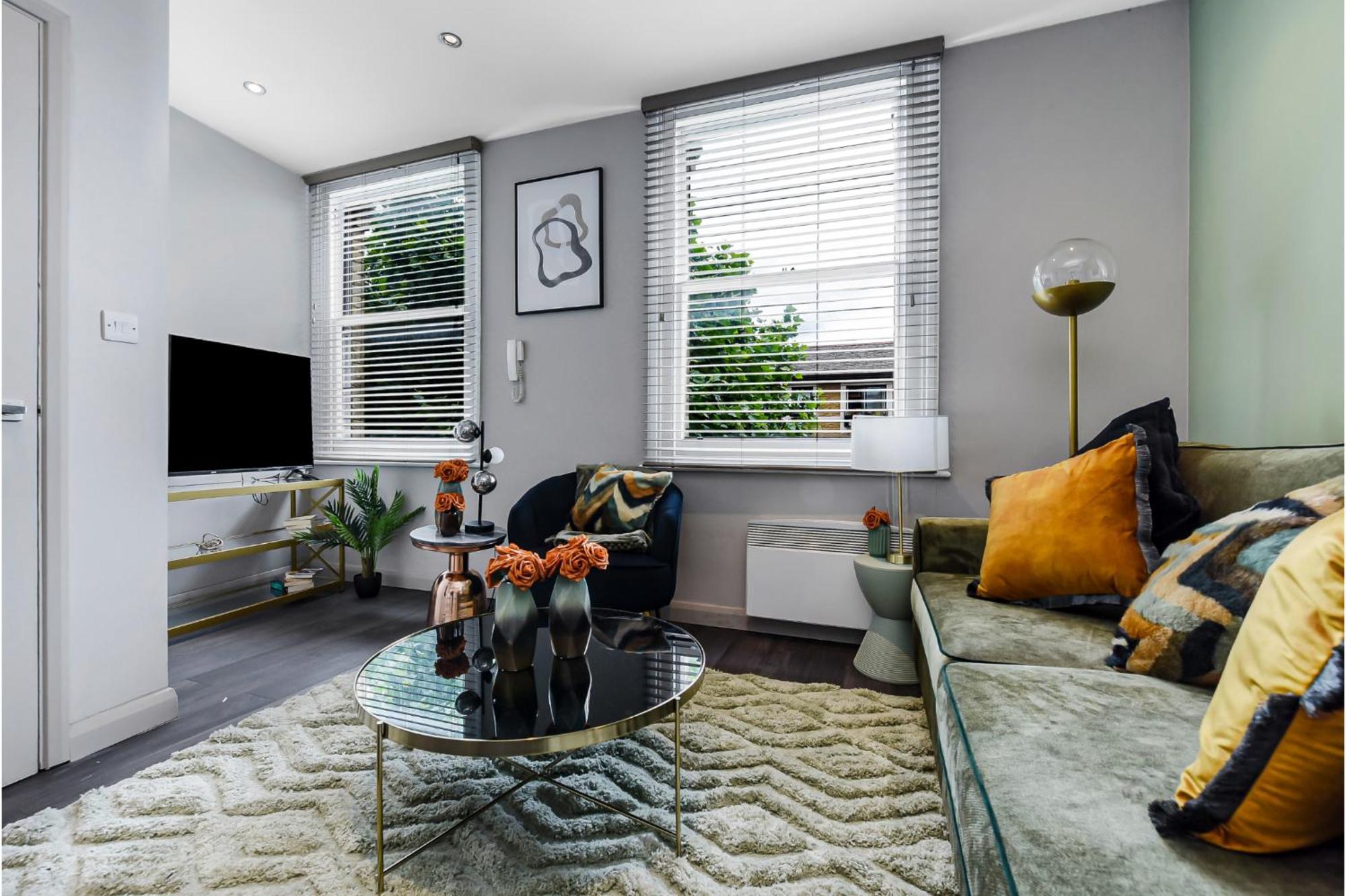 Апартаменты Newly Renovated 1 Bdr Flat - Location Лондон
